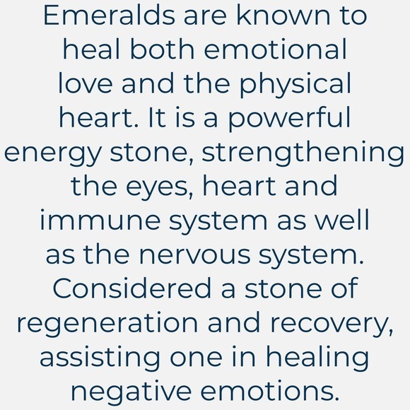 Natural .88 tcw Emerald stud earrings 925 silver - Picture 5 of 5